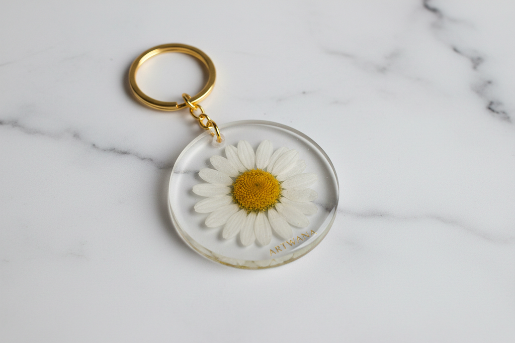 Clear Resin White Daisy Keychain